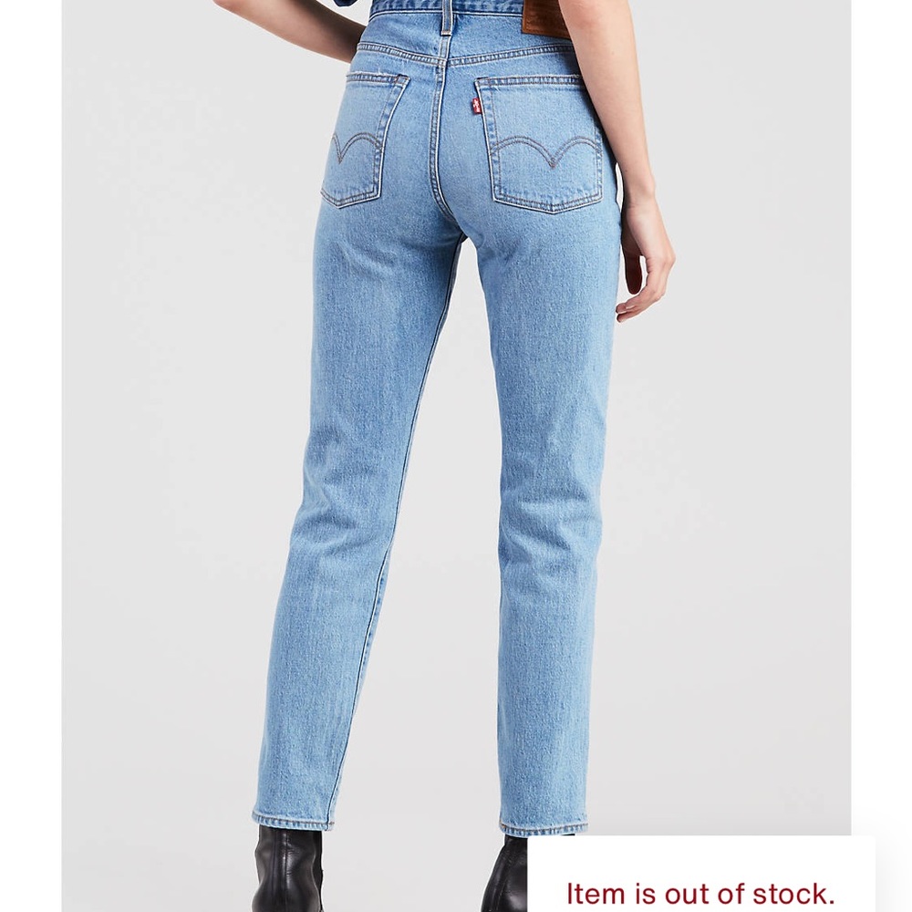 Levi’s wedgie like new size 28